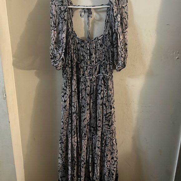 By Anthropologie Squareneck Smocked Midi Dress NWOT Size M and L - Picture 11 of 13